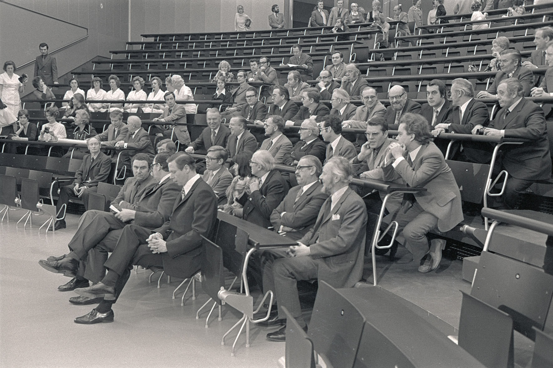  Gäste im Vorlesungssaal