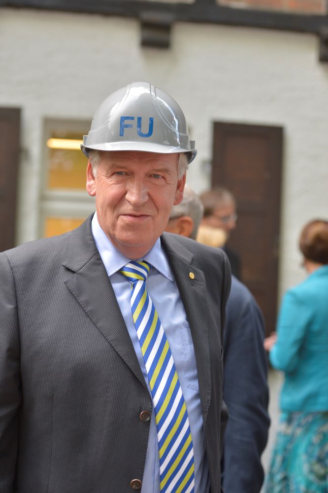 Dr. Christian Laiblin mit FU Helm
