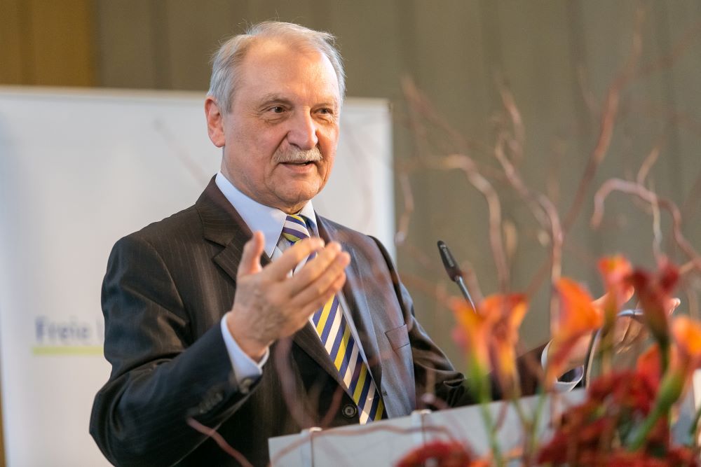 Peter Lange während seiner Abschiedsrede