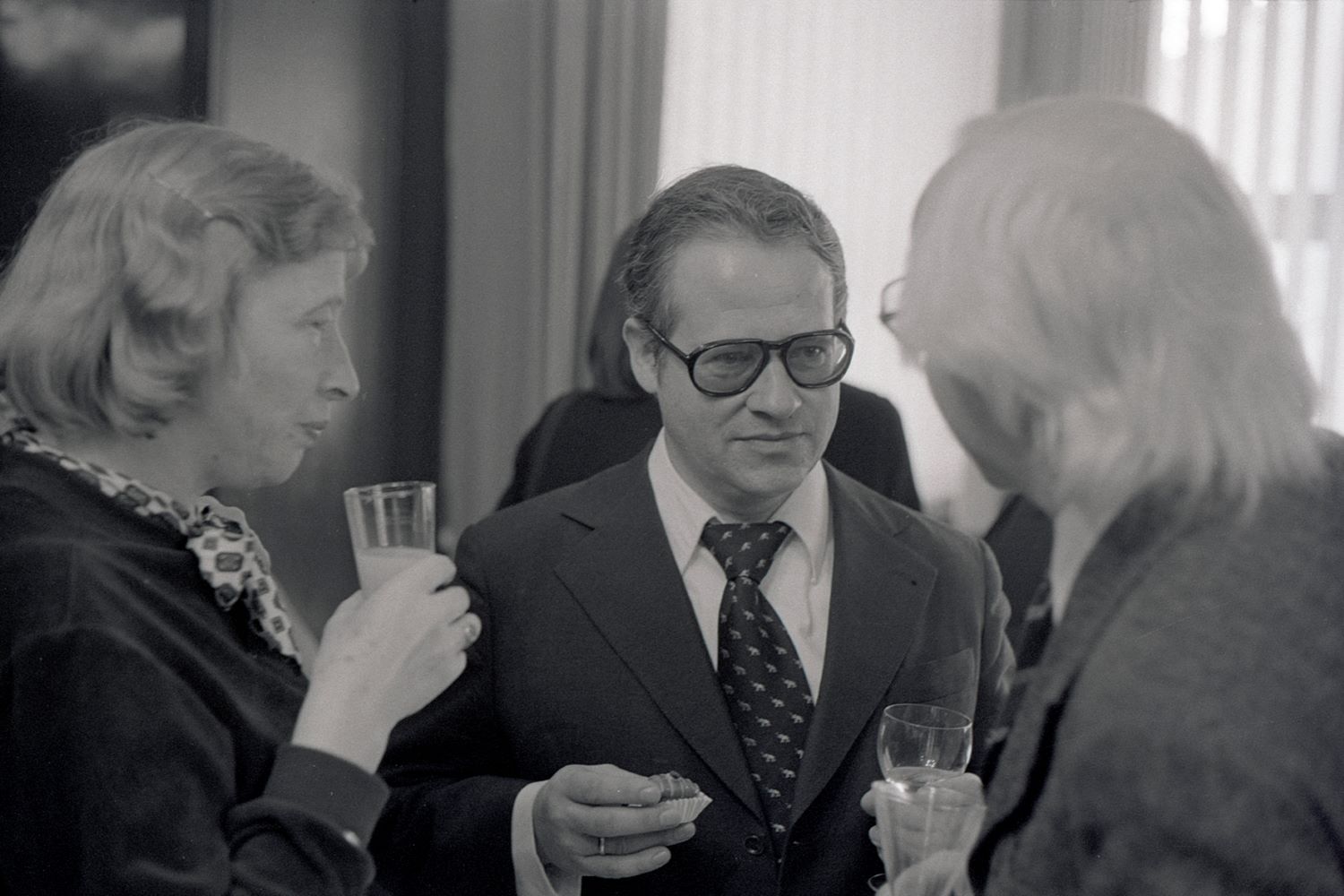 Prof. Dr. Klaus Heinrich (mi.) im Gespräch