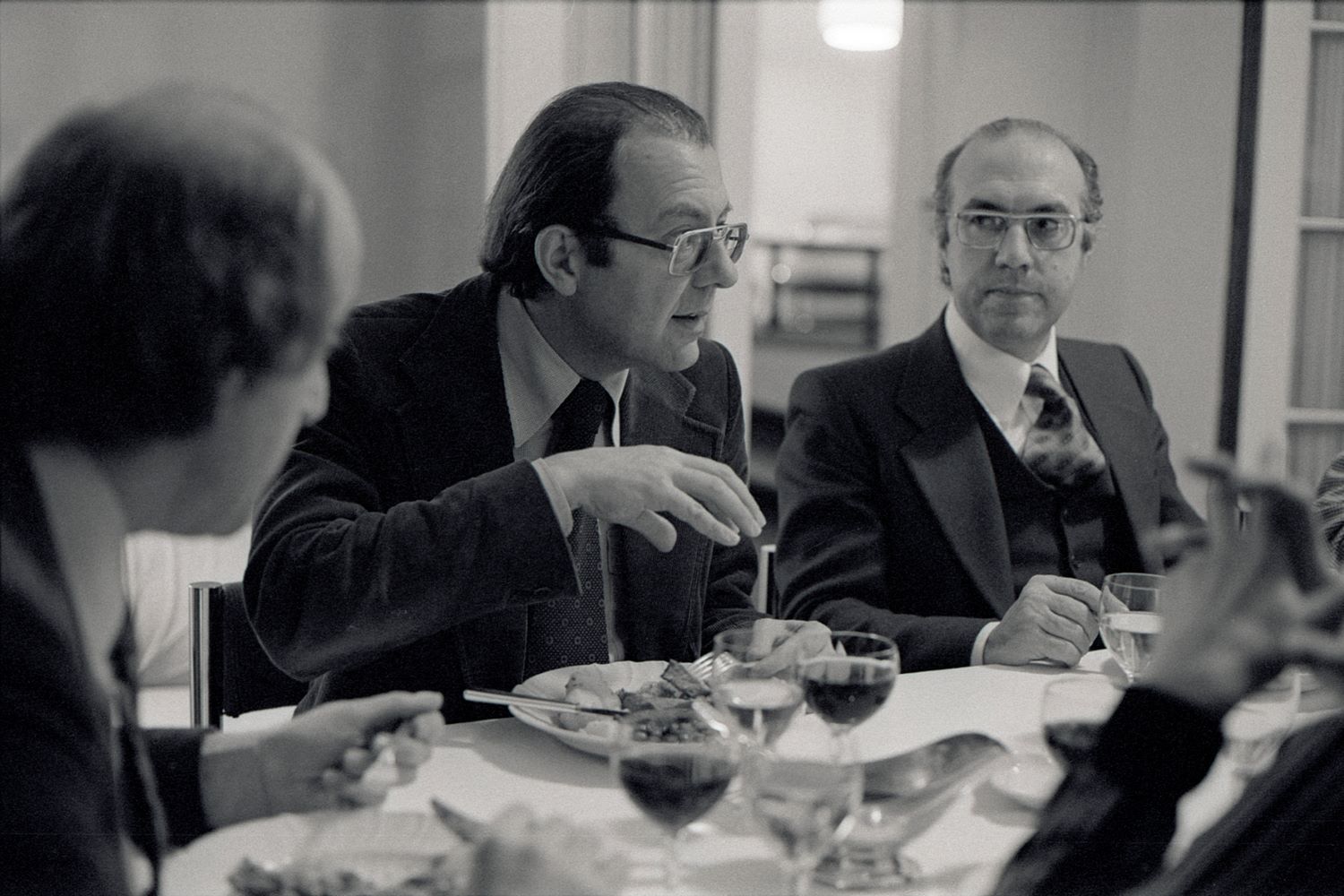 Kurt Hammer beim Essen im Clubhaus