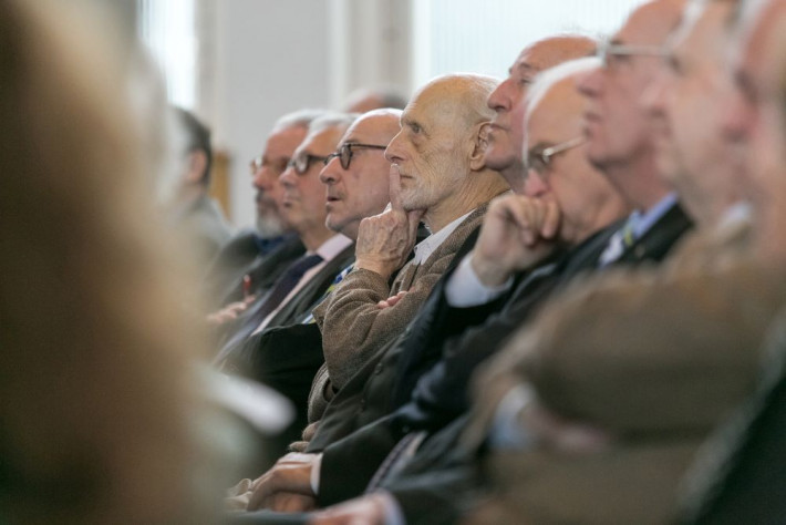 Prof. Dr. Walter A. Franke im Publikum bei der Verabschiedung des Kanzlers Peter Lange